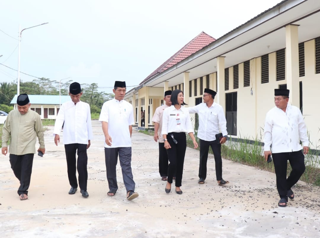 Bupati Wiyatno Cek Kesiapan RPU Pulau Telo Baru Kapuas