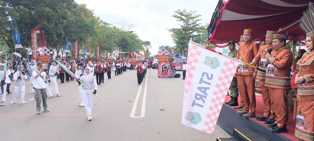 Spektakuler! Karnaval Kapuas Memukau, Ribuan Peserta Hidupkan Budaya Nusantara