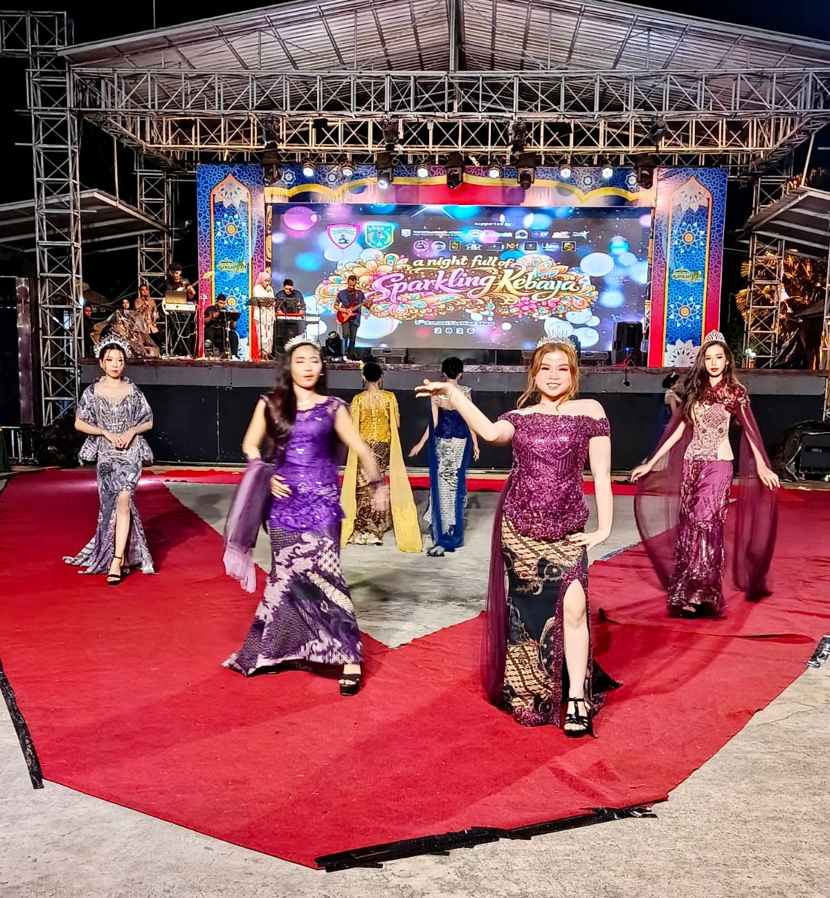 Meriah, SMKN 1 Kotabaru Gelar Pagelaran Busana UKK Bertema A Night Full of Sparkling Kebaya