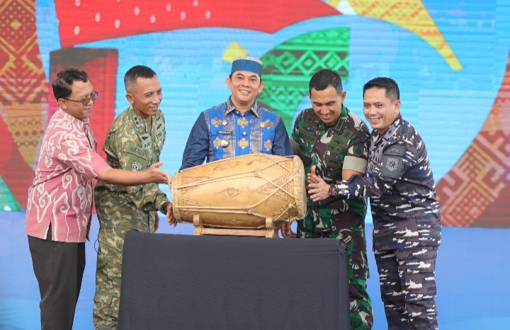 HUT ke-23 Kabupaten Tanah Bumbu, Bupati Andi Rudi Latif Resmi Buka Aksi Inovasi Tanbu 2026