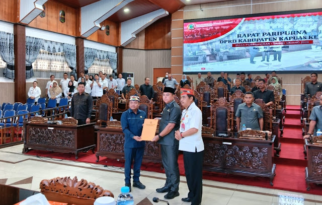 DPRD Kapuas Serahkan Rekomendasi LHP BPK RI 2025 kepada Pemkab Kapuas