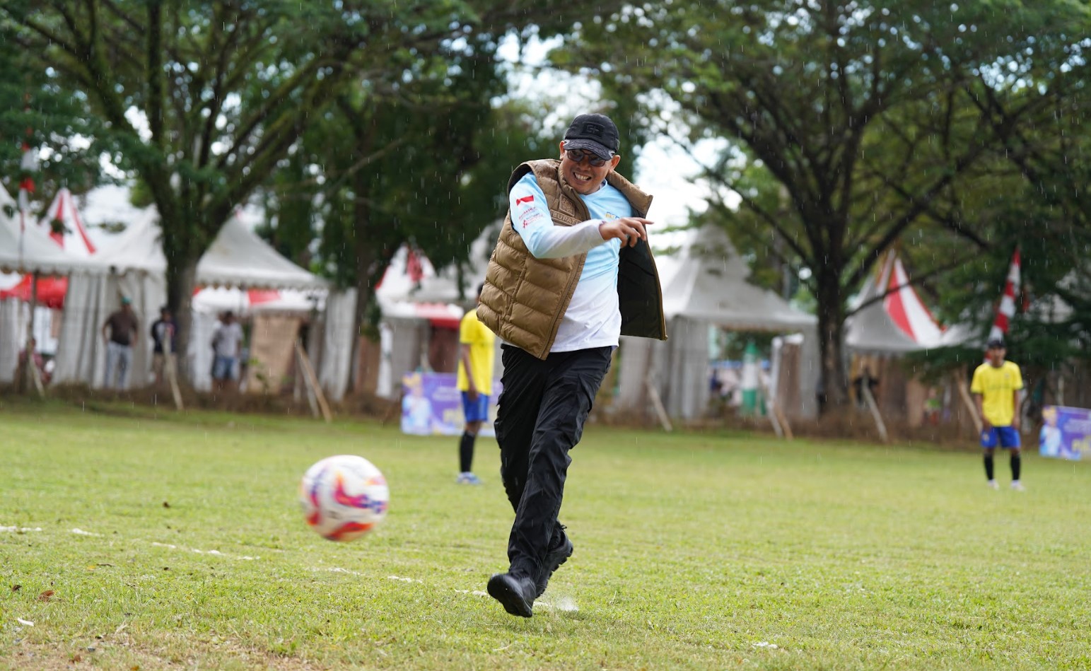 Bupati Andi Rudi Latif Resmi Buka Turnamen Sepakbola Piala Bupati Tanah Bumbu di Pagatan