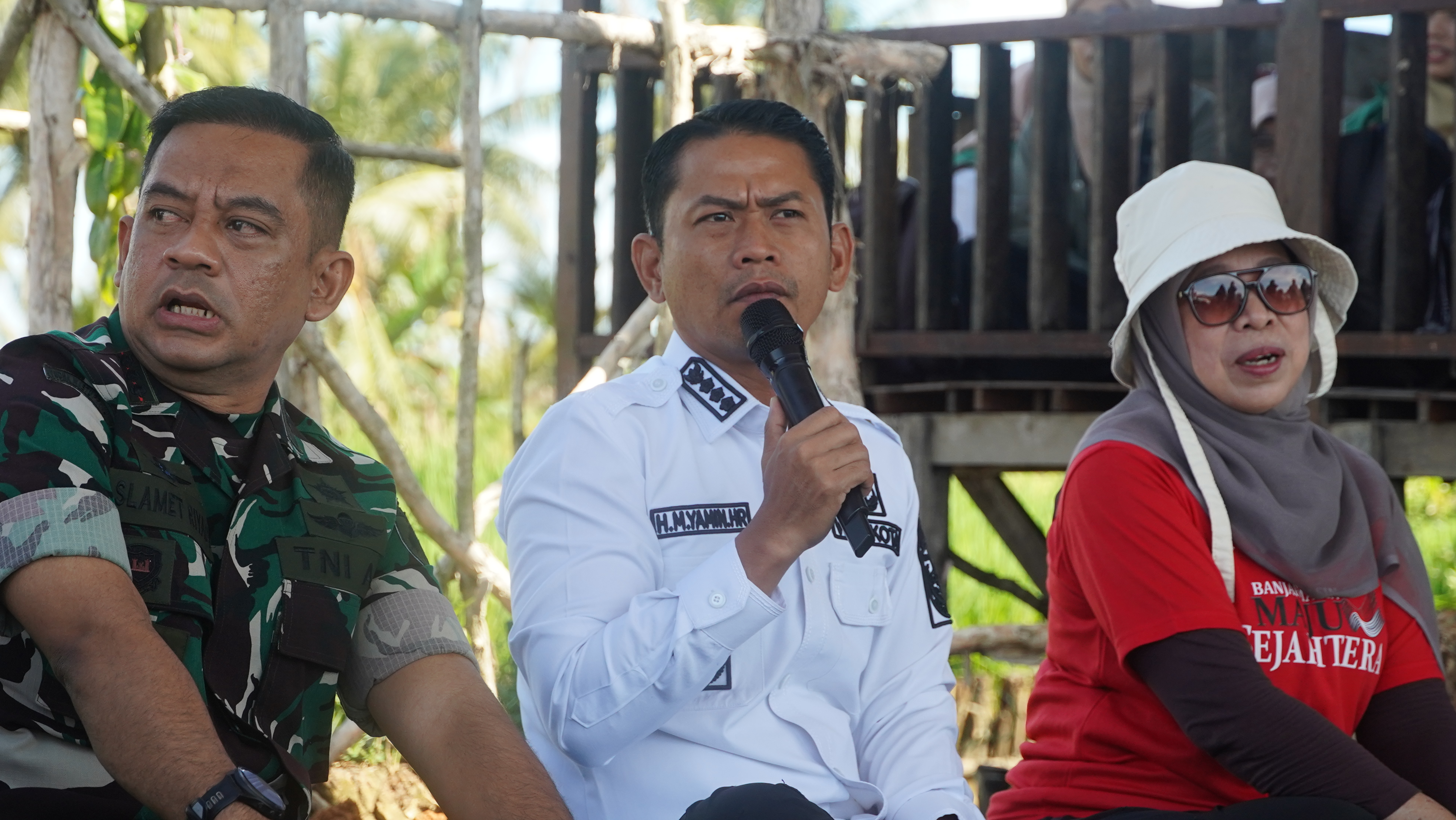 Soroti Ketahanan Pangan, Walikota dan Dandim Turun Langsung Tanam Padi di Sungai Andai