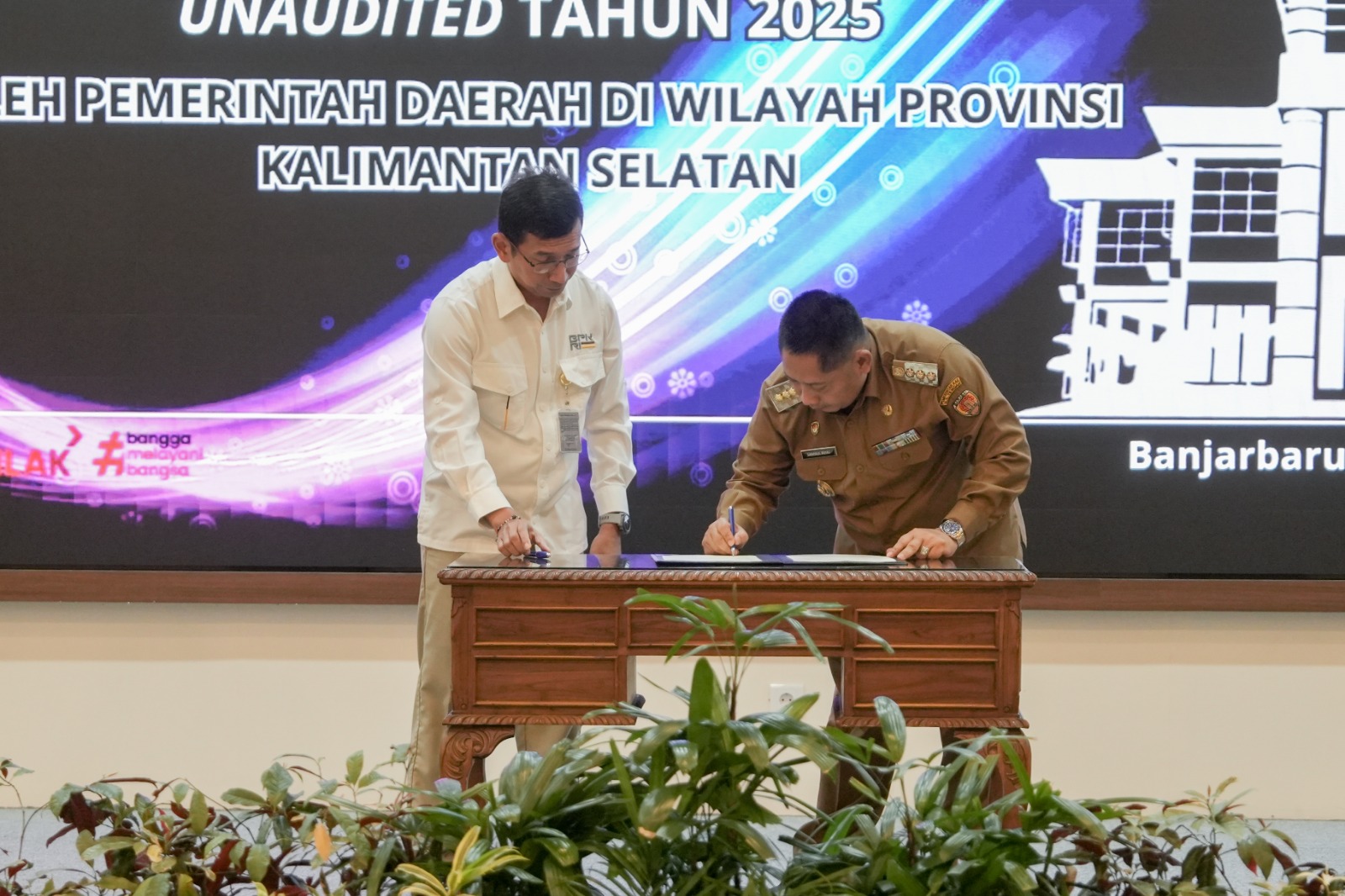 Bupati HST Serahkan LKPD Unaudited Tahun 2025 kepada BPK RI