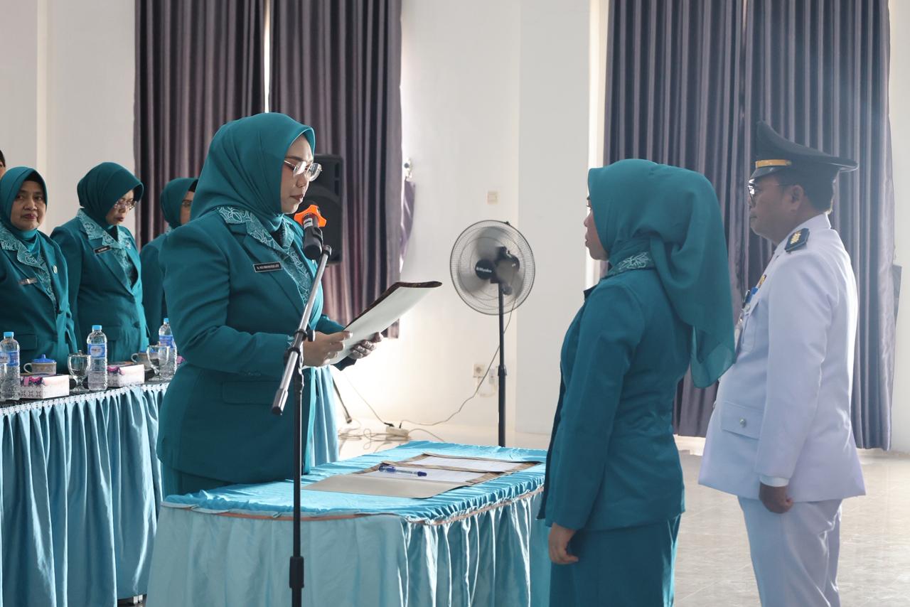 Ketua TP PKK Tanbu Kukuhkan Ketua TP PKK Kecamatan Kusan Hulu, Tekankan Inovasi dan Gotong Royong