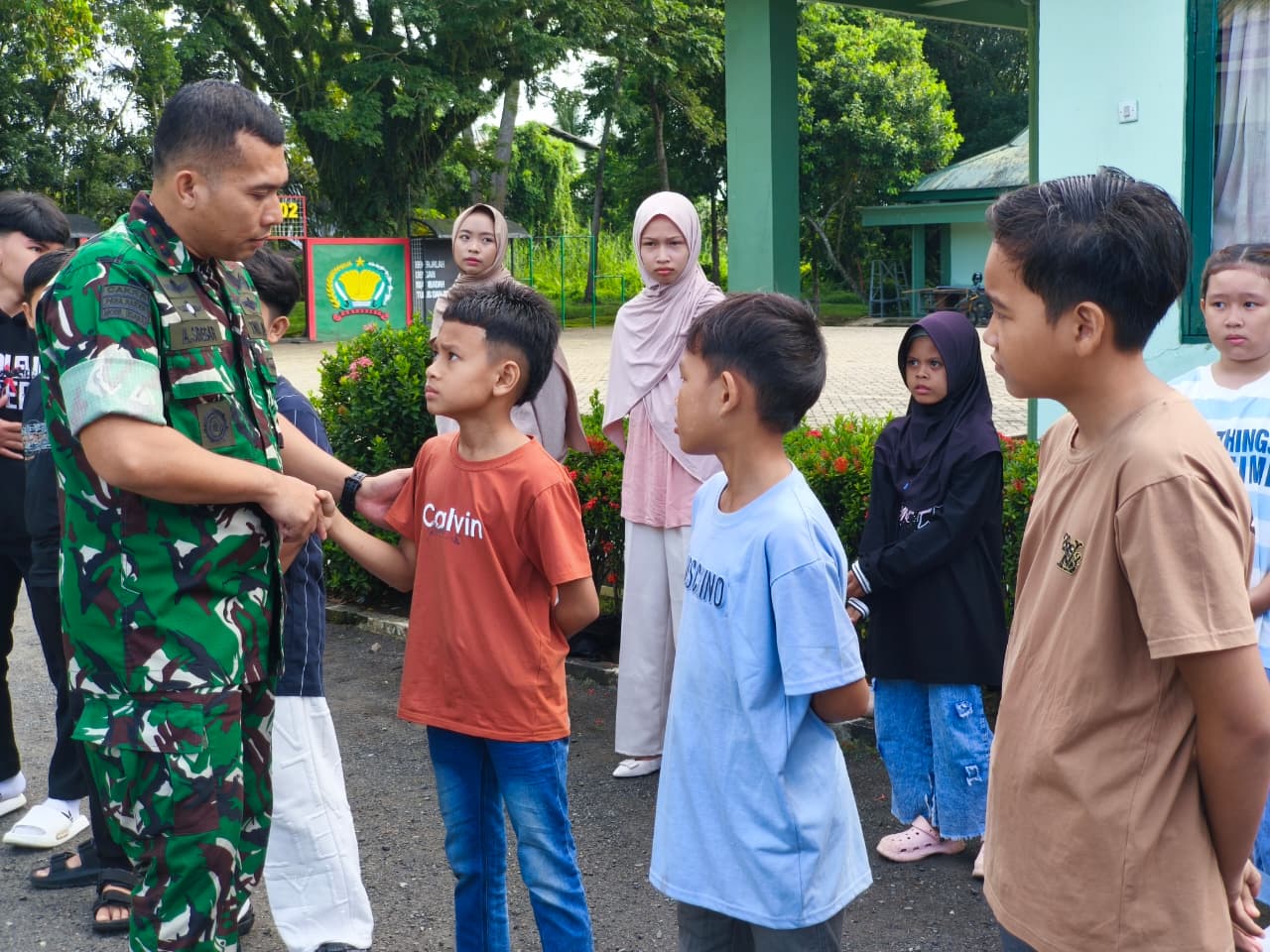 Dandim Lepas 26 Atlet Karate HST di Piala Pangdam XXII Tambun Bungai