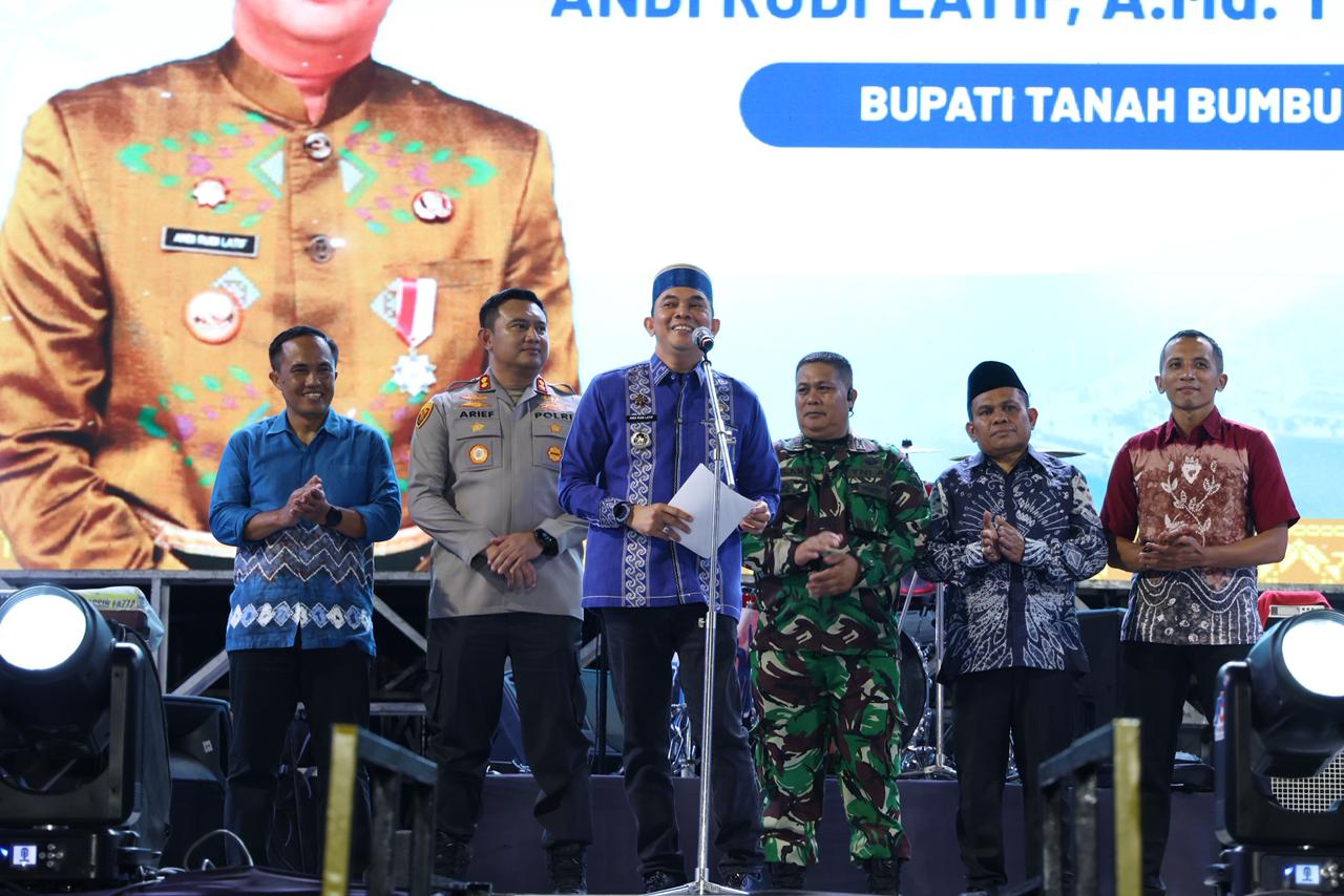 Pesona Budaya Mappanre Ritasi’e Resmi Dibuka, Dorong Pariwisata dan Ekonomi Kreatif Tanah Bumbu