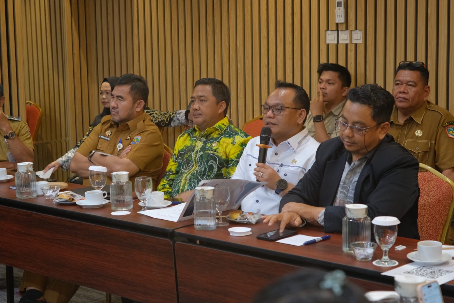 Wakil Ketua DPRD Kotabaru Buka FGD, Bahas 5 Raperda Strategis