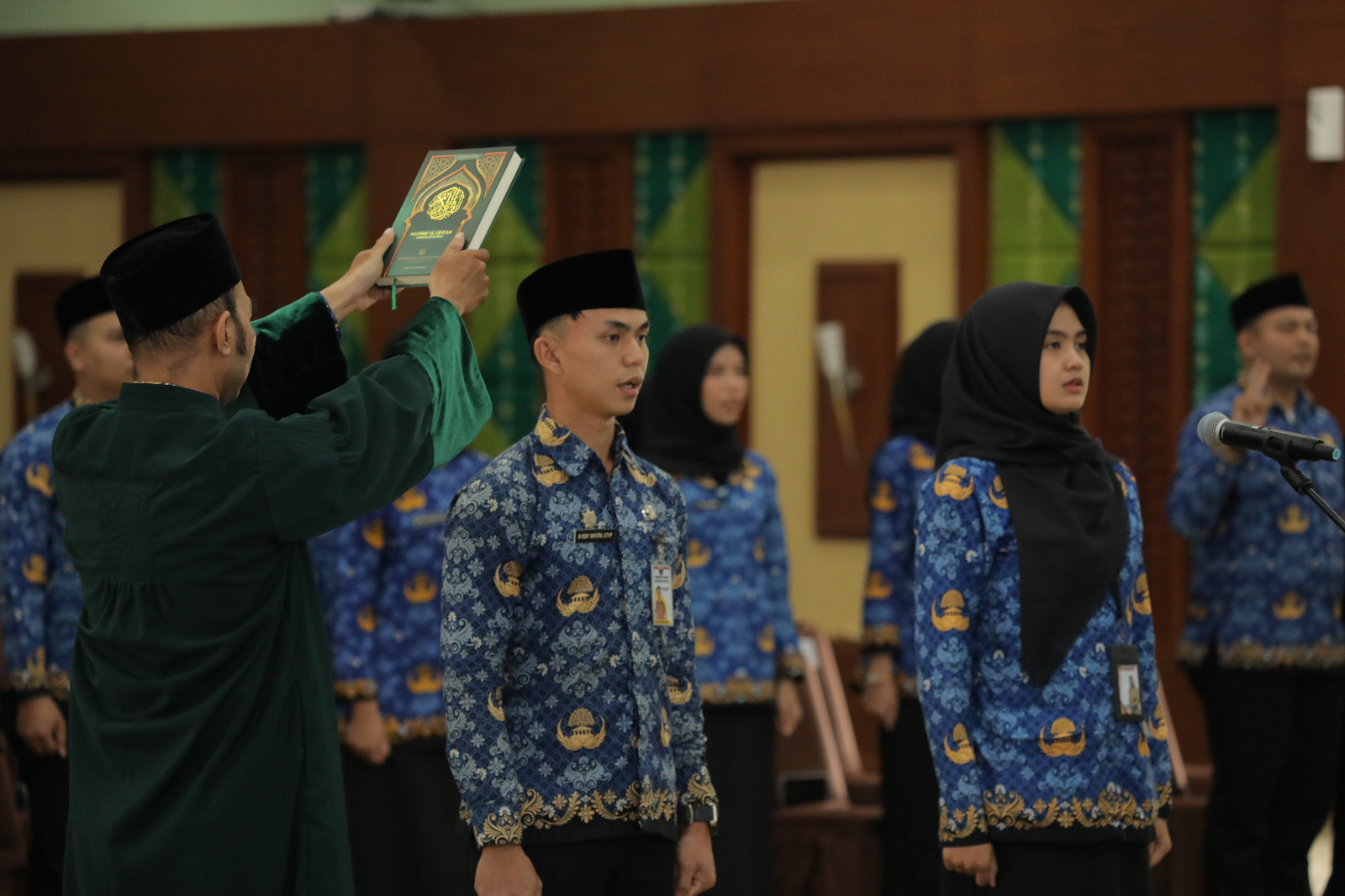 129 ASN Diambil Sumpah, Gubernur Kalsel Dorong Semangat Inovasi dan Komitmen Terhadap Pelayanan Publik