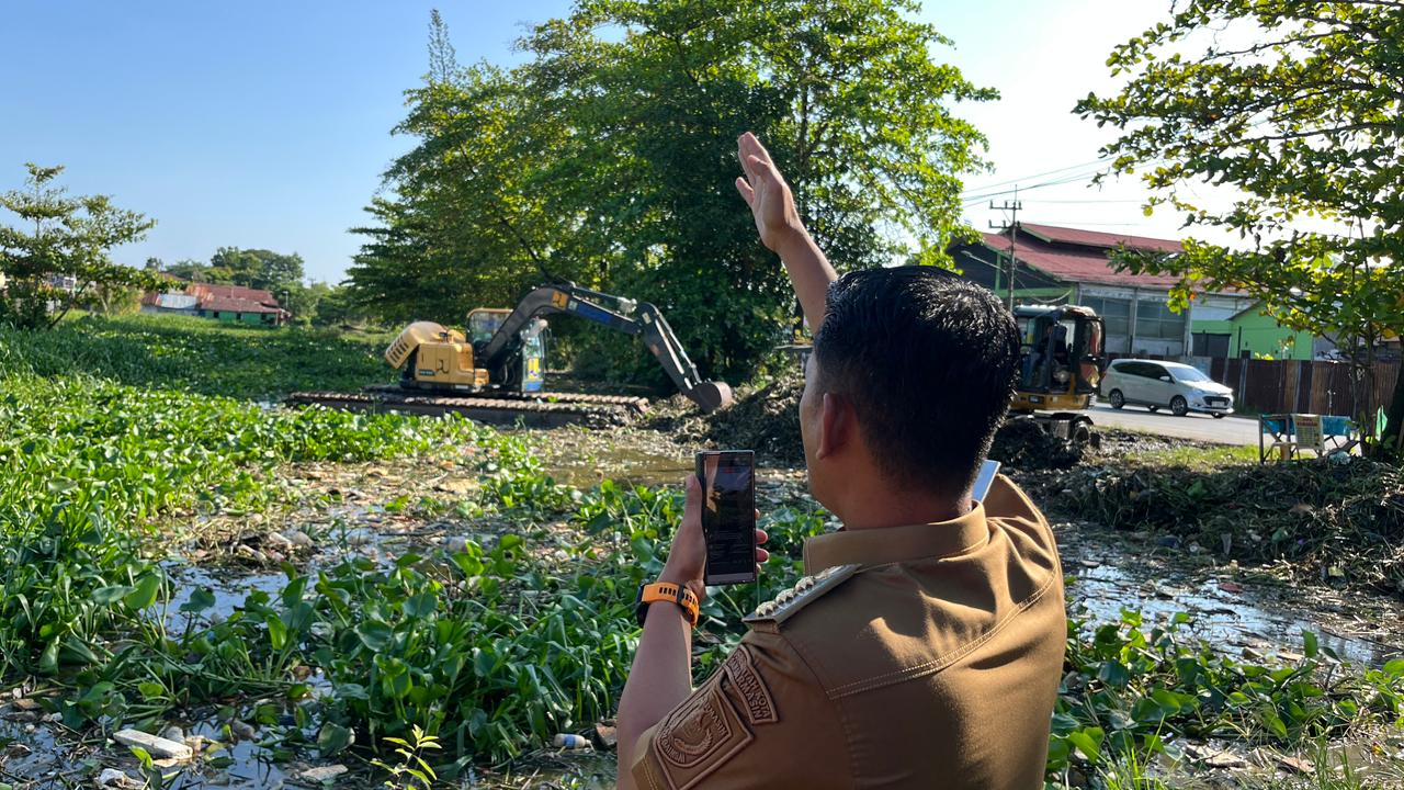 Walikota Yamin Pantau Normalisasi Sungai Teluk Dalam