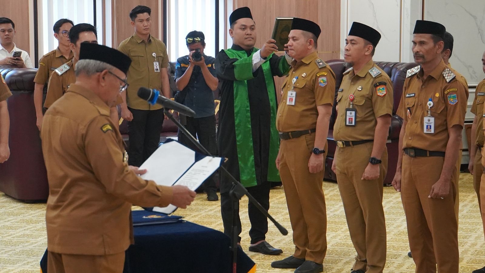 Muhammad Rusli Lantik Pejabat Tinggi Pratama, Administrator dan Pengawas