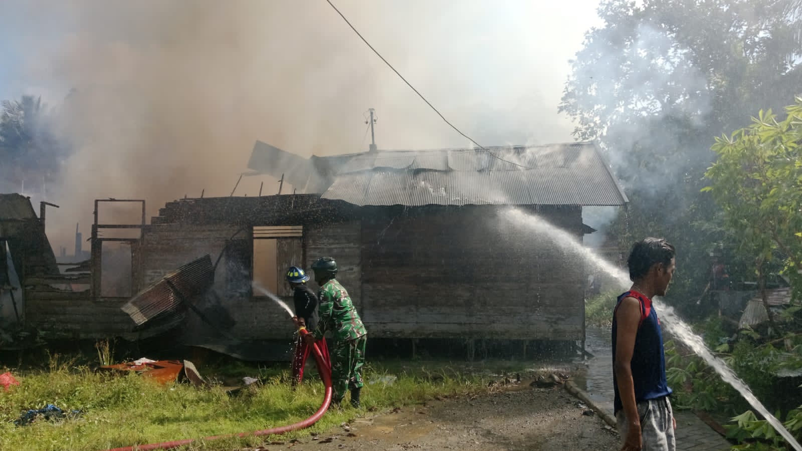 Kebakaran di Desa Banua Jingah Hanguskan 2 Rumah