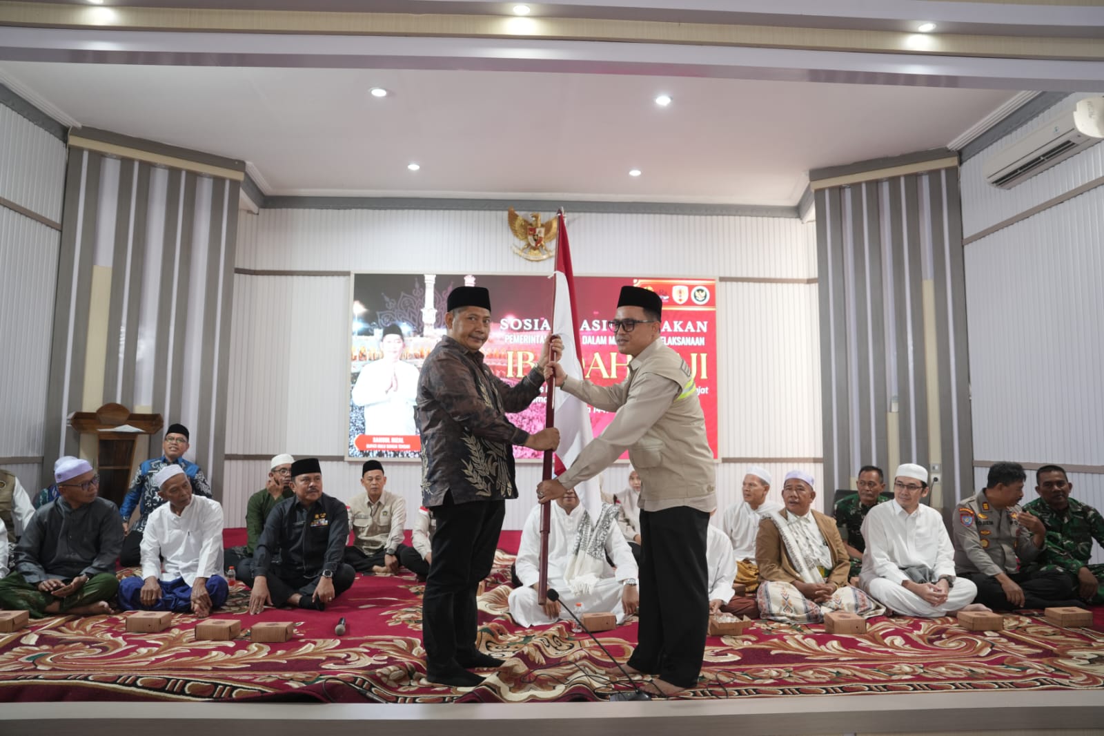 Lepas 339 Jemaah Calon Haji, Ini Pesan Bupati Samsul Rizal