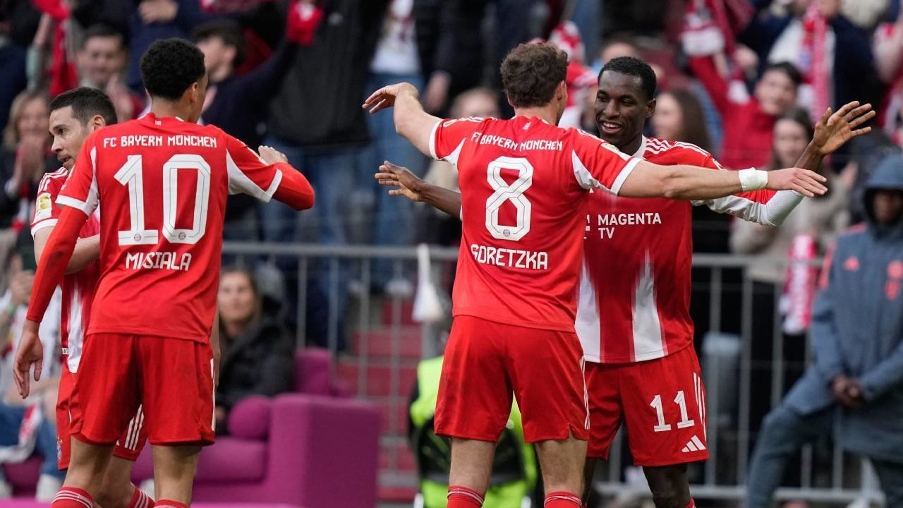 Bayern vs Stuttgart: Comeback Gila 4-2, Die Roten Resmi Juara Bundesliga!