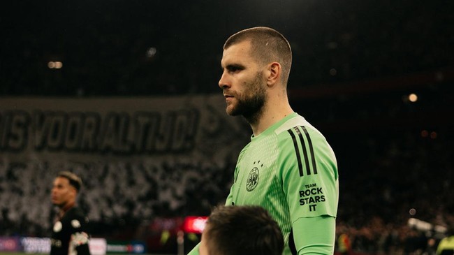 Maarten Paes Clean Sheet, Ajax Hajar NAC Breda