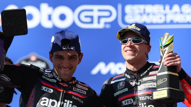 Bezzecchi Mau Pakai Taktik Valentino Rossi Biar Martin Enggak Nyontek