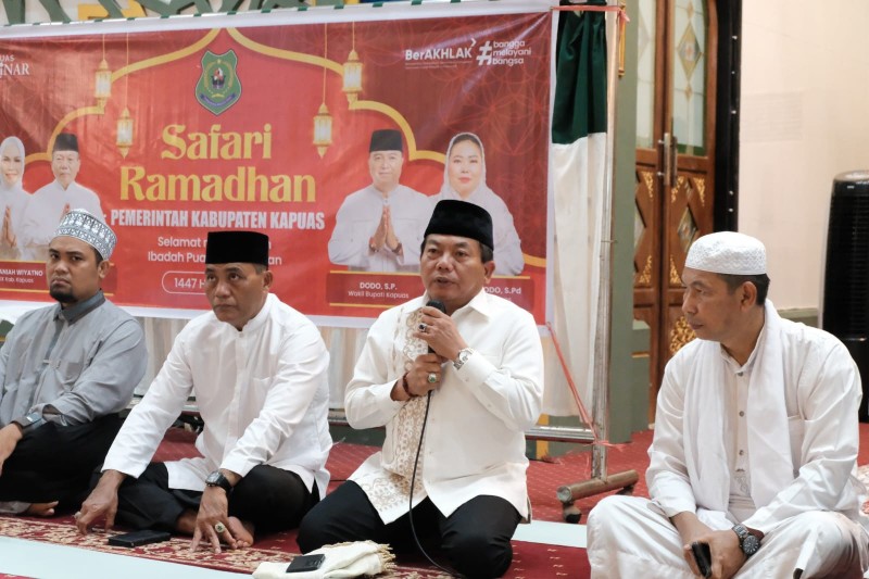 Pererat Silaturahmi, Anggota DPRD Kapuas Dampingi Bupati dalam Safari Ramadan di Masjid Agung Al Mukarram
