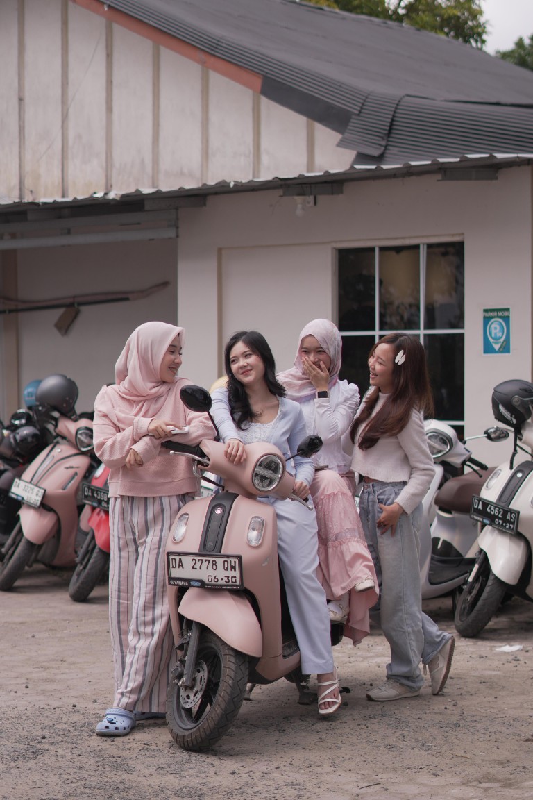 Yamaha Kalselteng Gelar FOMO! Fazzio Hybrid Movement di Banjarmasin, Hadirkan Moru Doll Class dan Edukasi Berkendara Hemat BBM