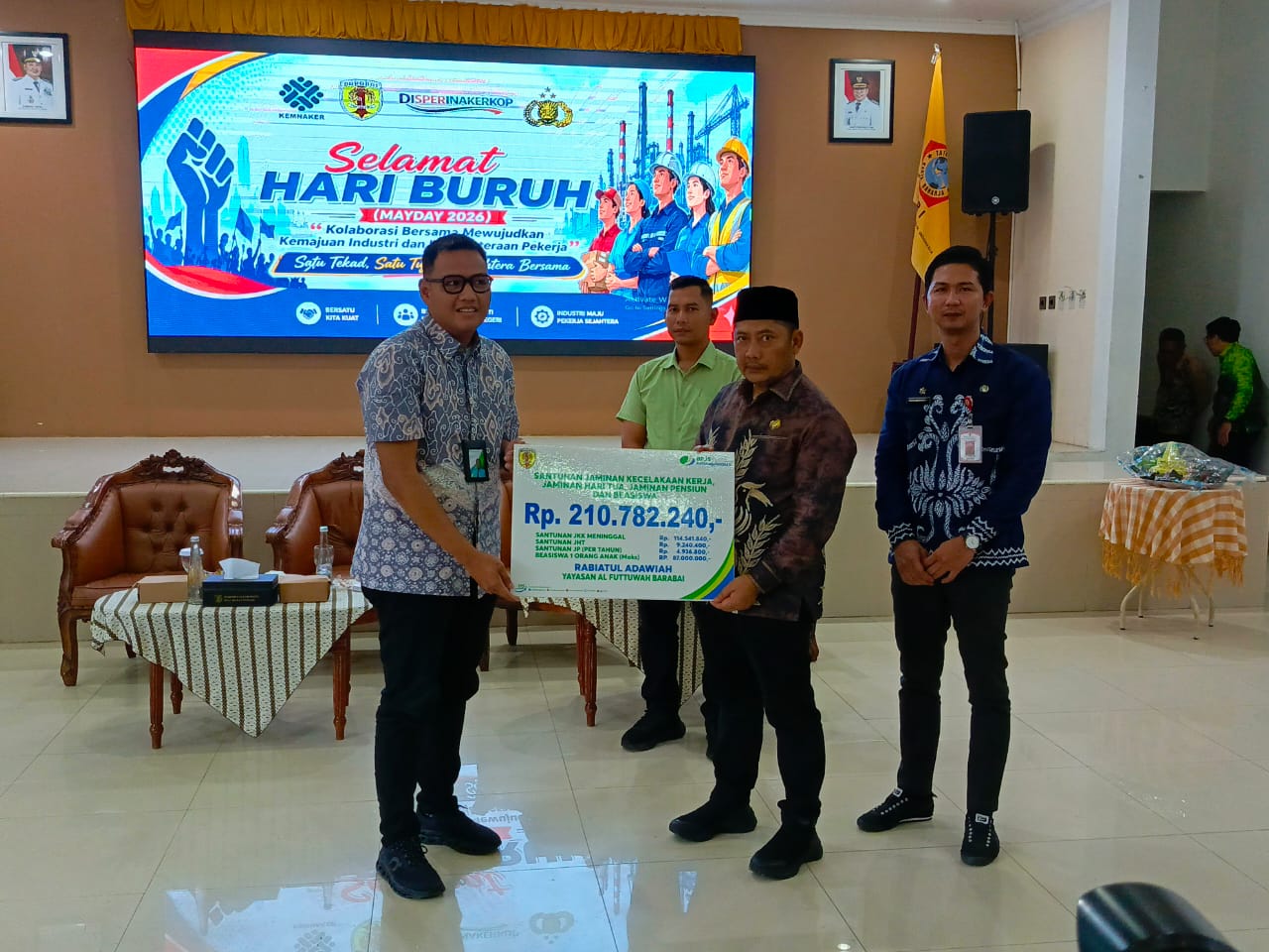 Hadiri Syukuran Hari Buruh, Bupati HST Tekankan Hubungan Industrial Harmonis dan Kondusif