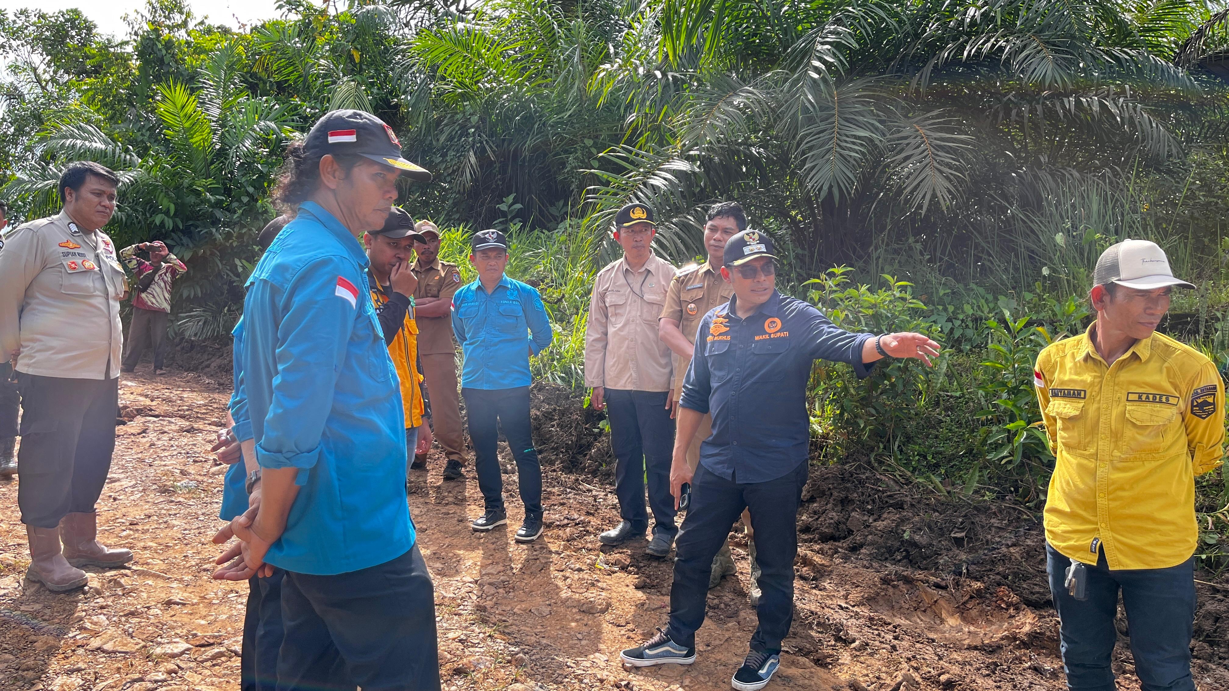 Tinjau Infrastruktur di Pamukan Selatan, Pemkab Kotabaru Segera Perbaiki Jalan dan Jembatan