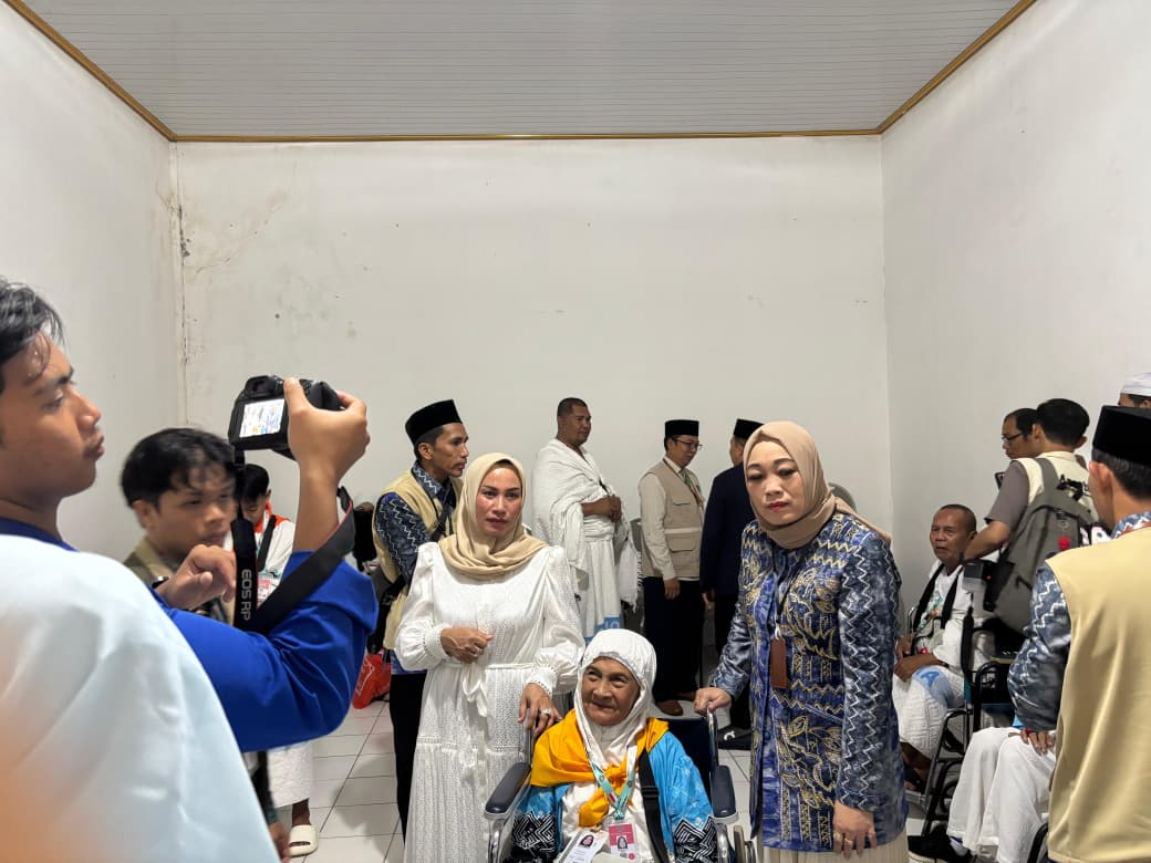 Ketua DPRD Kotabaru Lepas Keberangkatan Jemaah Haji Menuju Mekkah