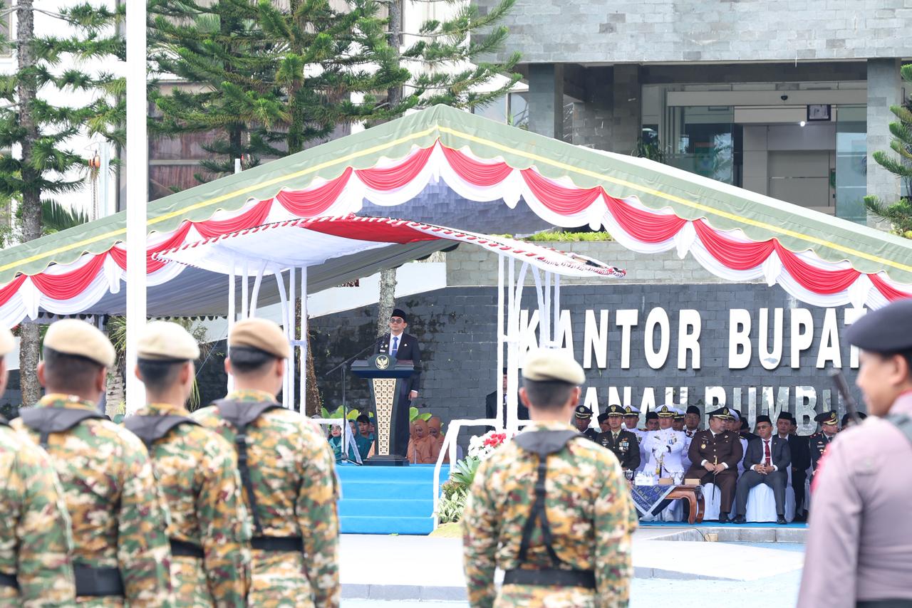 Bupati Andi Rudi Latif Pimpin Upacara Peringatan Hari Kebangkitan Nasional dan Proklamasi Gubernur Tentara ALRI Divisi IV Pertahanan Kalimantan