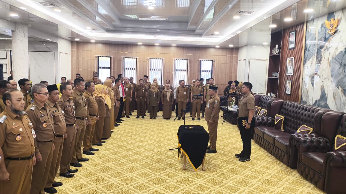 Muhammad Rusli Lantik Sejumlah Pejabat Pemkab Kotabaru