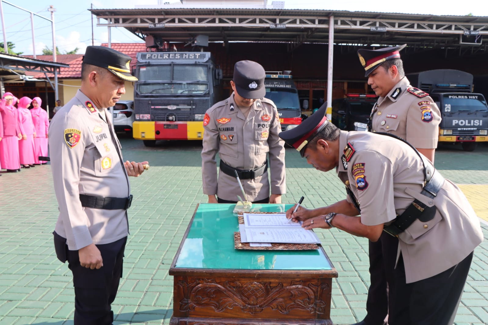 Kasat Lantas dan Intelkam Polres HST Berganti