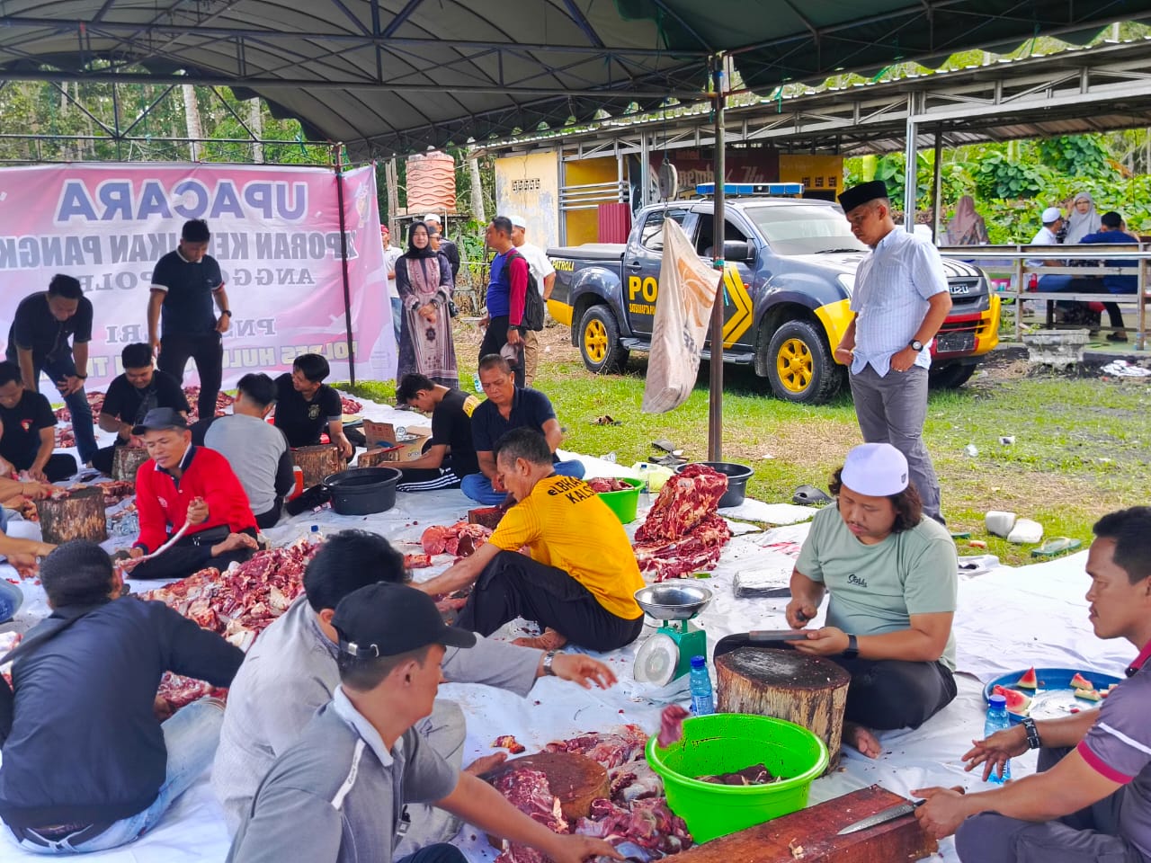 Polres HST Potong 6 Ekor Sapi Kurban