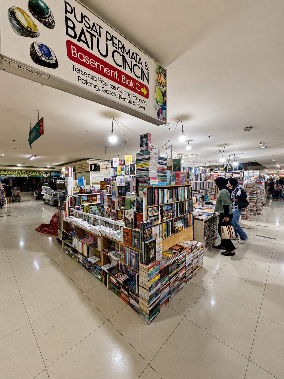 Toko Buku Blok M, Oase Literasi di Pusat Skena Jakarta