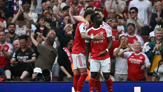 Manchester City Terpeleset, Arsenal Tetap Tidak Bisa Santai