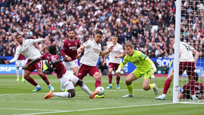 West Ham vs Arsenal: Drama VAR di Menit Akhir, The Gunners Tetap Menang