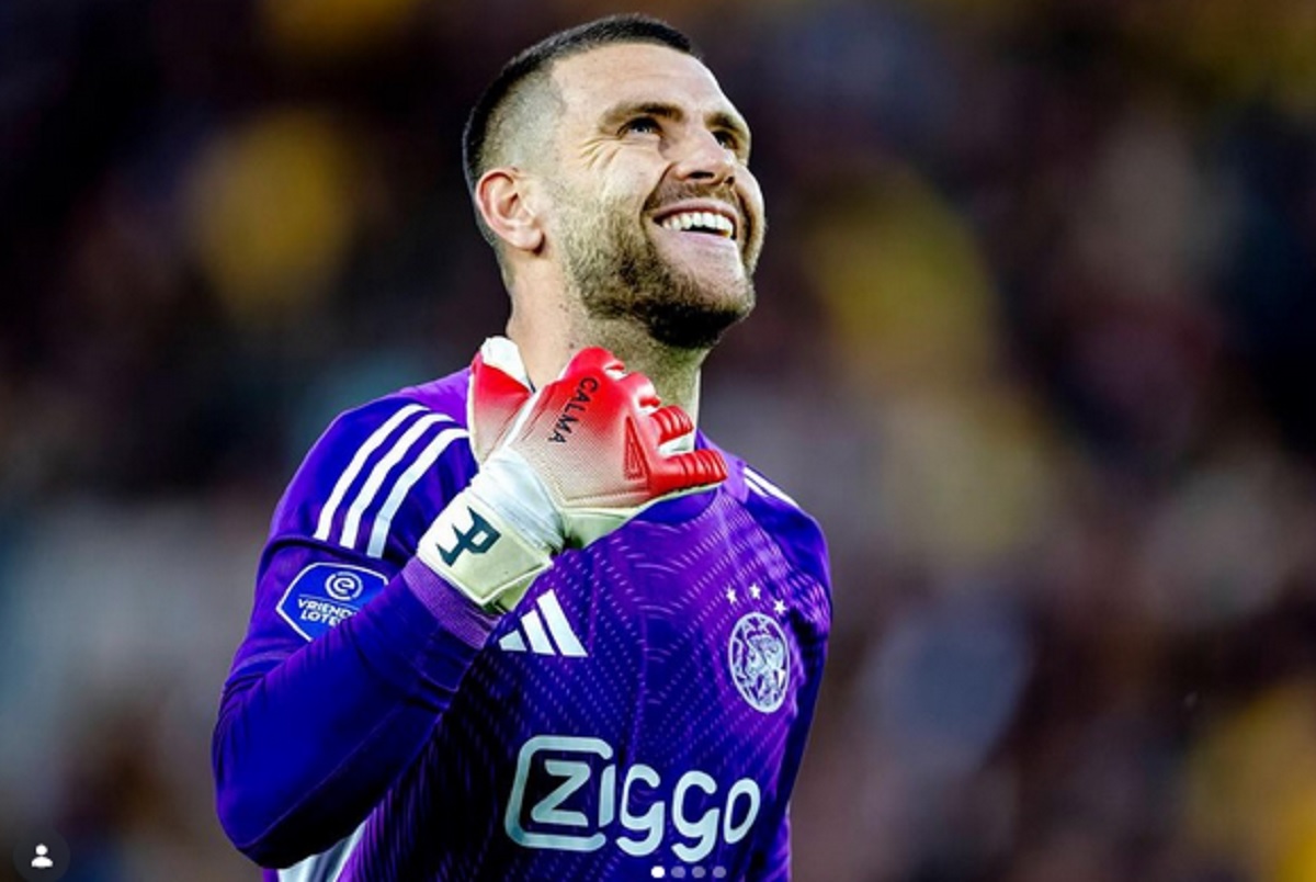 Maarten Paes Bantu Ajax Amsterdam Lolos Liga Konferensi Eropa 2026-2027, Oscar Garcia Bahagia!