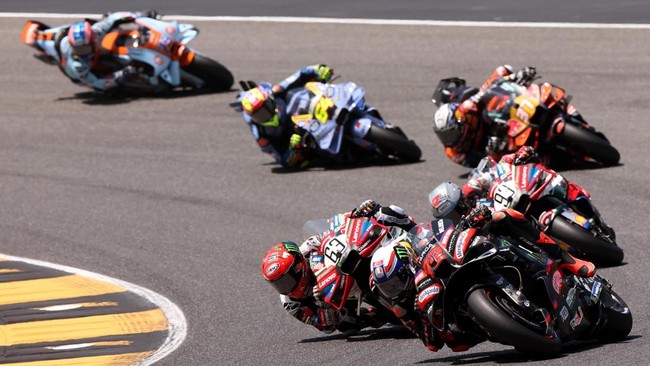 Hasil MotoGP Italia 2026: Sengit, Bezzecchi Kalahkan Bagnaia