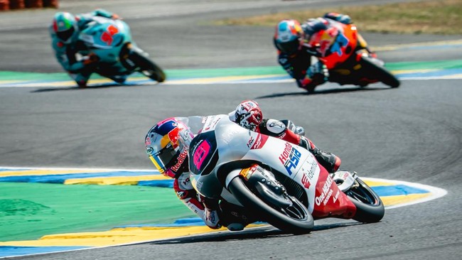 Hasil Practice Moto3 Italia: Veda Ega Posisi 9, Hakim Danish ke-21