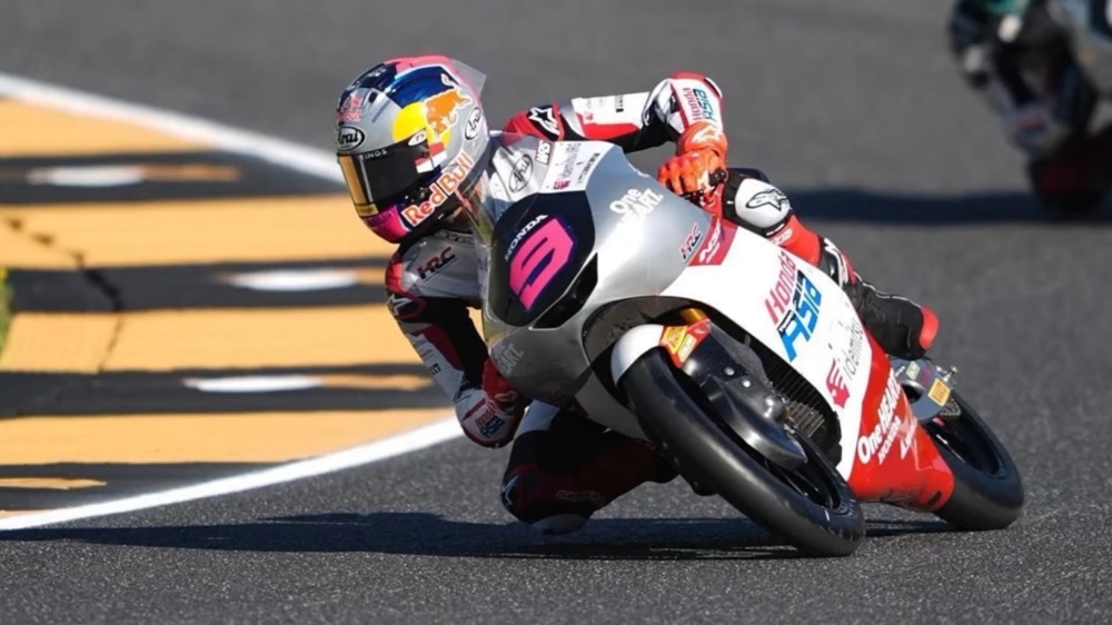 Brian Uriarte Didiskualifikasi, Veda Ega Pratama Langsung Melesat di Klasemen Moto3 2026!