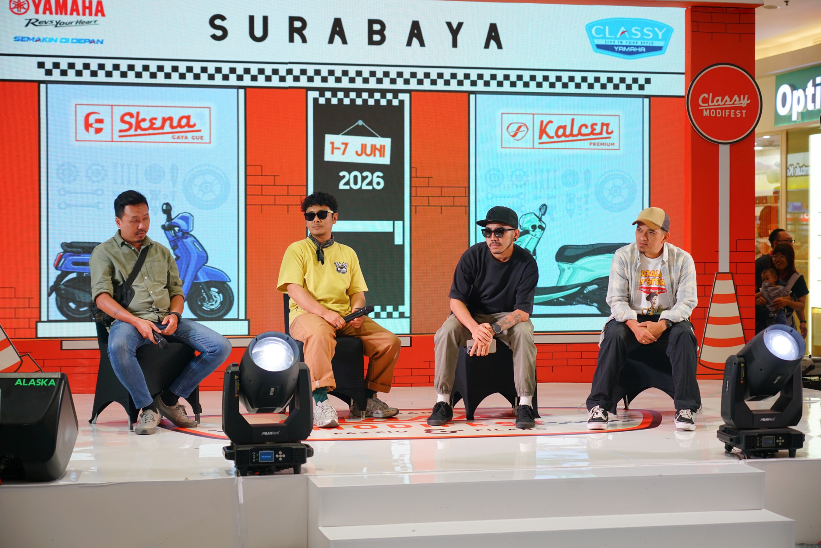 Antusiasme Tinggi Warnai Debut Yamaha CLASSY Modifest 2026 di Surabaya