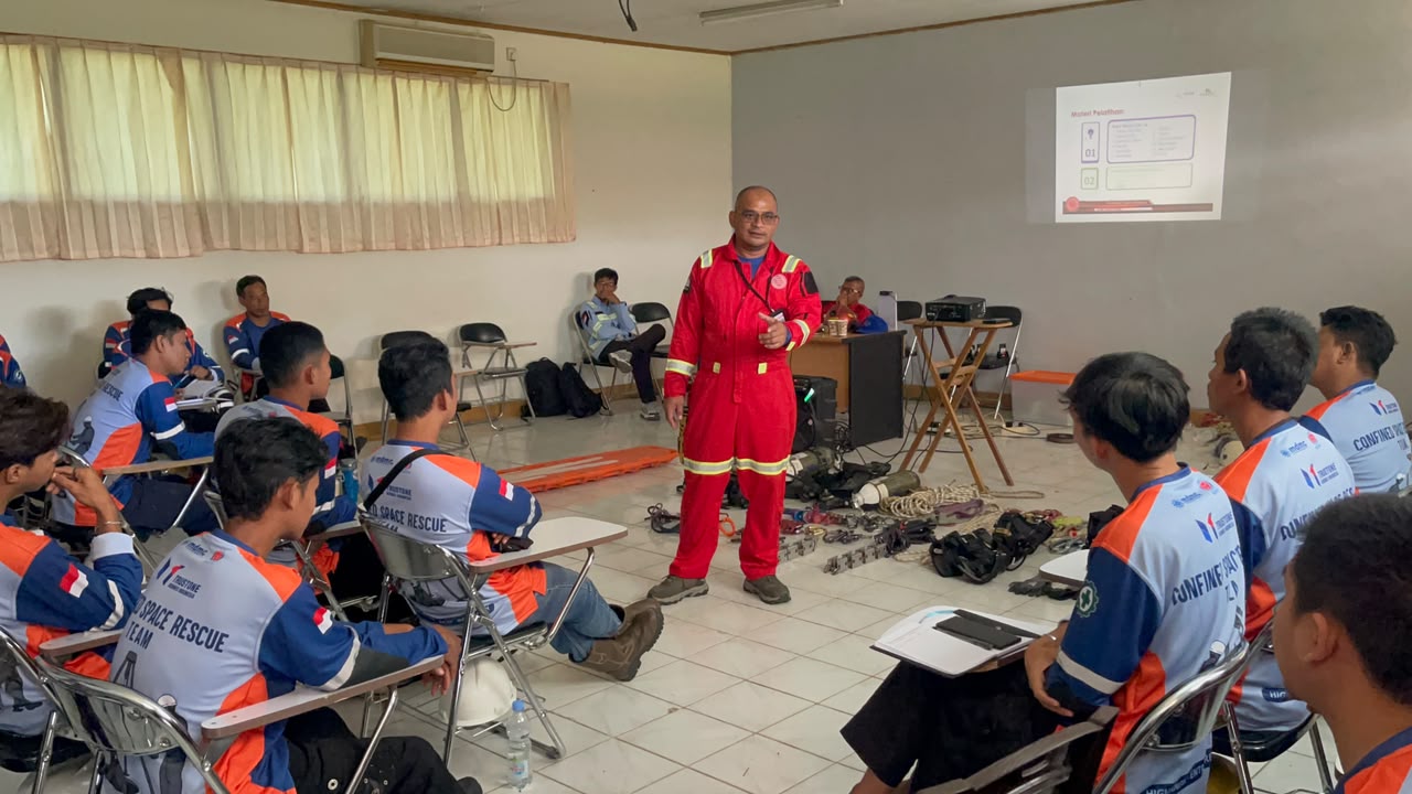 Indocement Tarjun Tingkatkan Kompetensi Penyelamatan Ruang Terbatas Lewat Pelatihan Berbasis Kompetensi