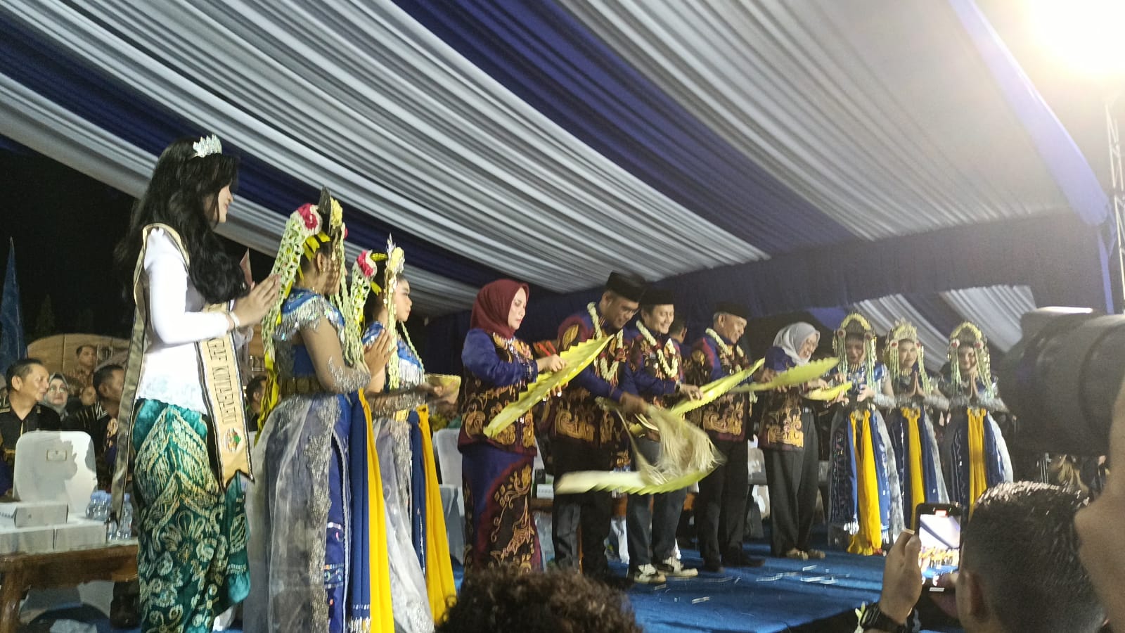 Puncak Hari Jadi Ke-76 Kotabaru Meriah, Bupati Rusli Ajak Masyarakat Perkuat Persatuan dan Sinergi
