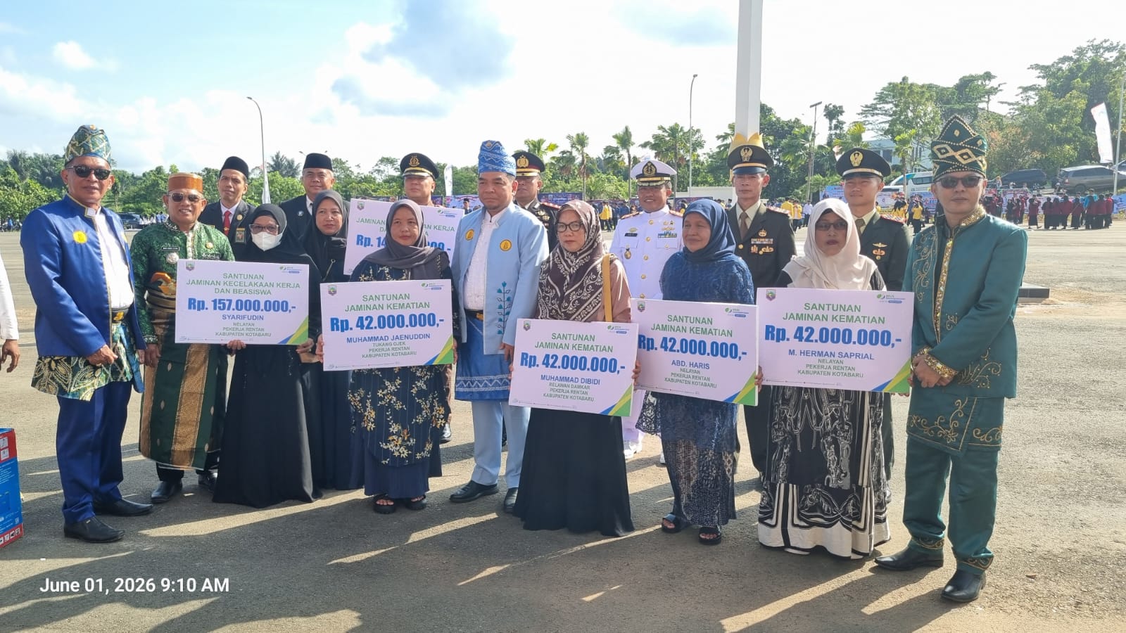 BPJS Ketenagakerjaan Serahkan Santunan JKM dan Beasiswa pada Peringatan Hari Kesaktian Pancasila di Kotabaru