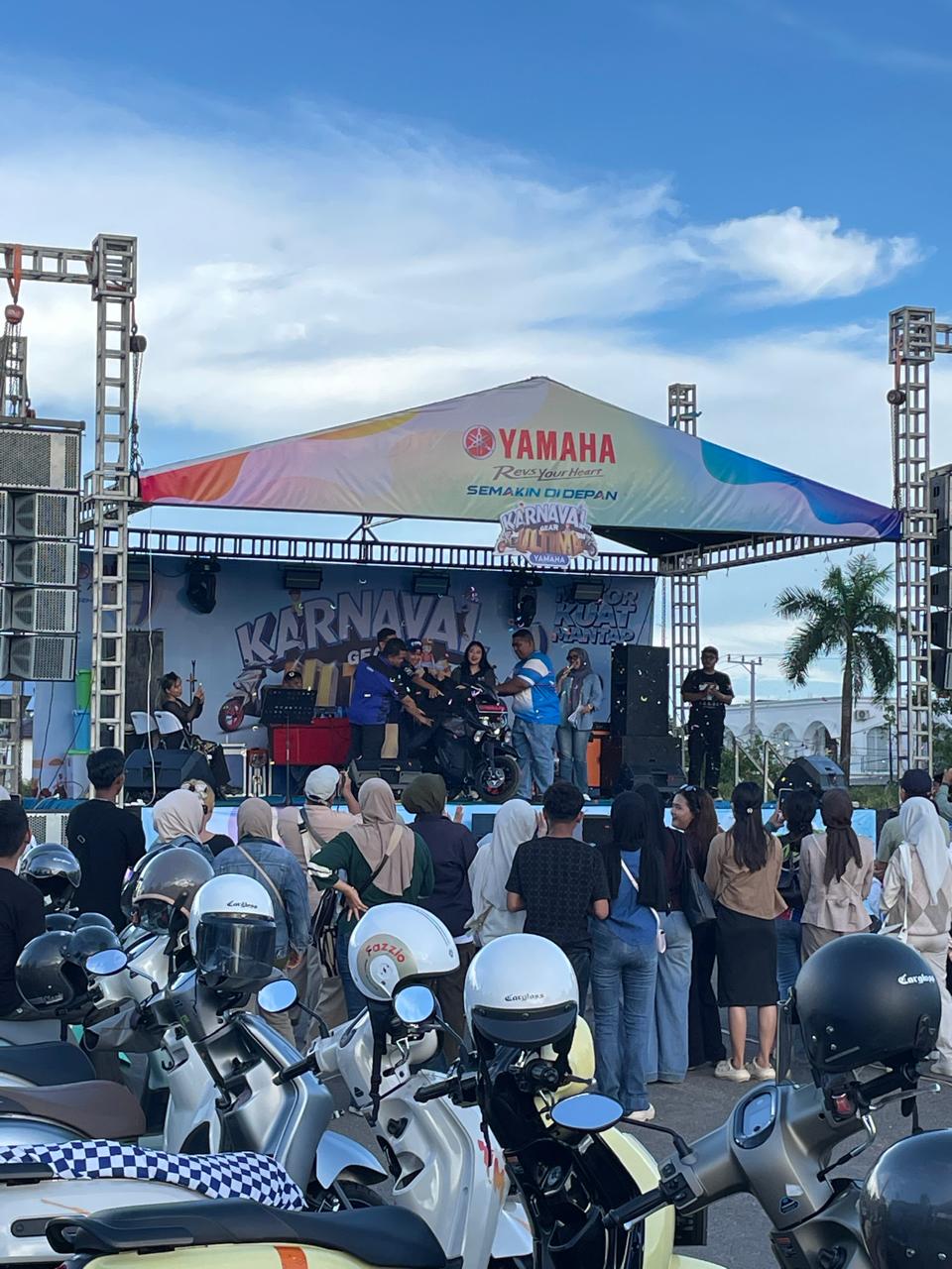 Warga ‘Serbu’ Karnaval Gear Ultima di Muara Teweh, Banyak Event dan Promo Menarik!