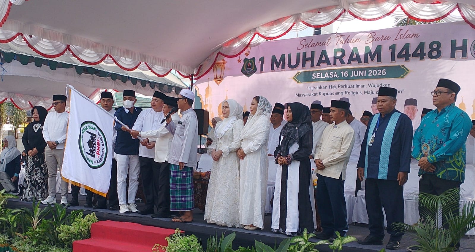 Ribuan Peserta Meriahkan Pawai Tahun Baru Islam di Kapuas