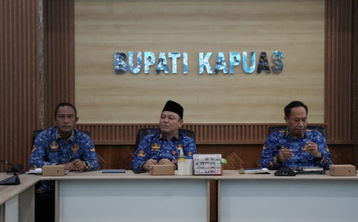 Pemkab Kapuas Bahas Mekanisme Perizinan Pembangunan Infrastruktur Ketenagalistrikan PT PLN