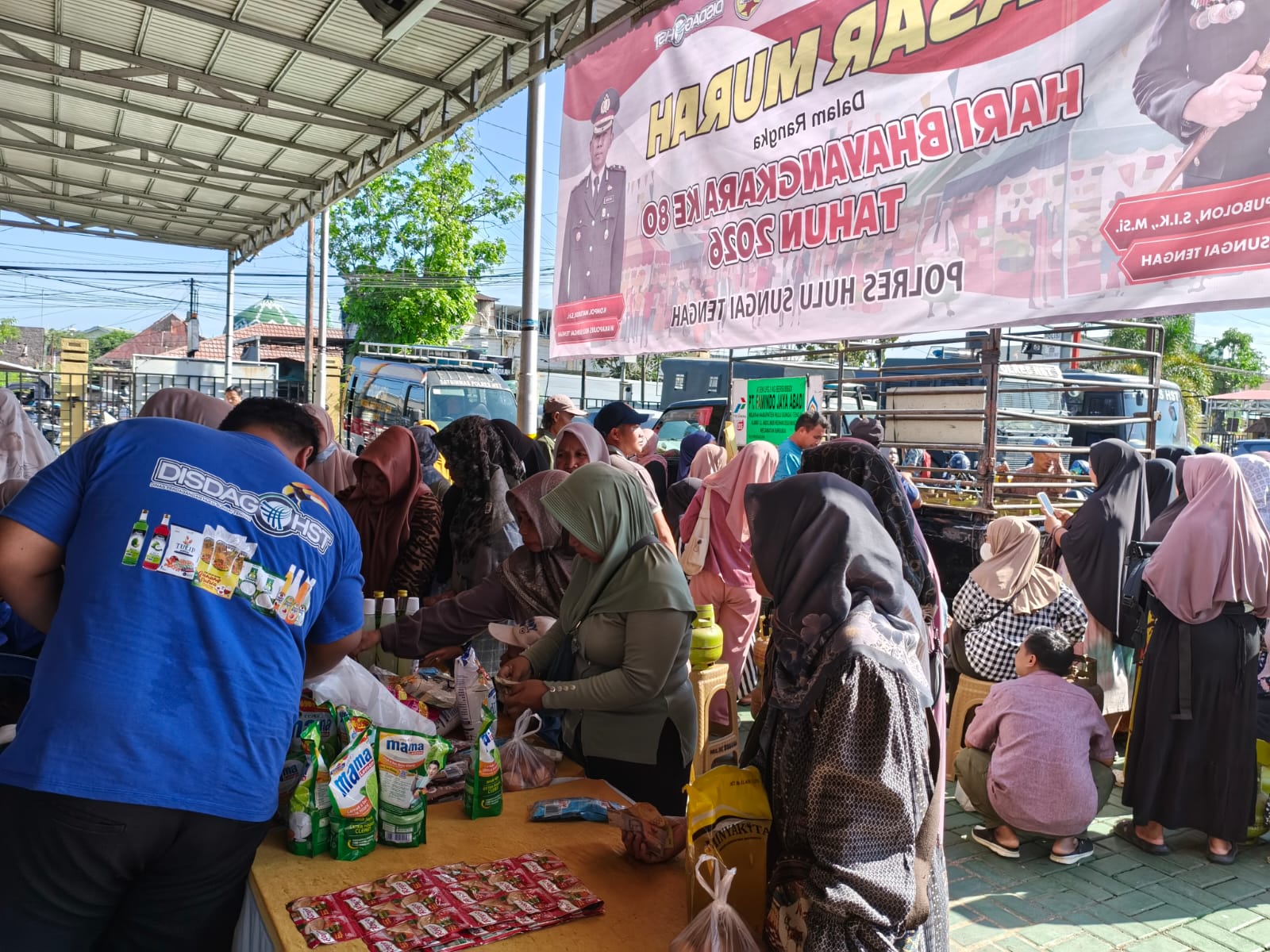 Polres HST Gelar Pasar Murah, Sunatan Massal, Donor Darah dan Bedah Rumah
