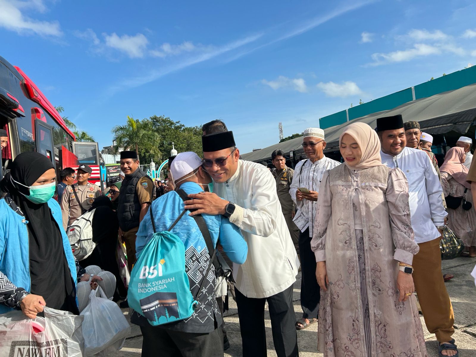 Wakil Bupati Kotabaru Sambut Kedatangan Jemaah Haji Kloter 13