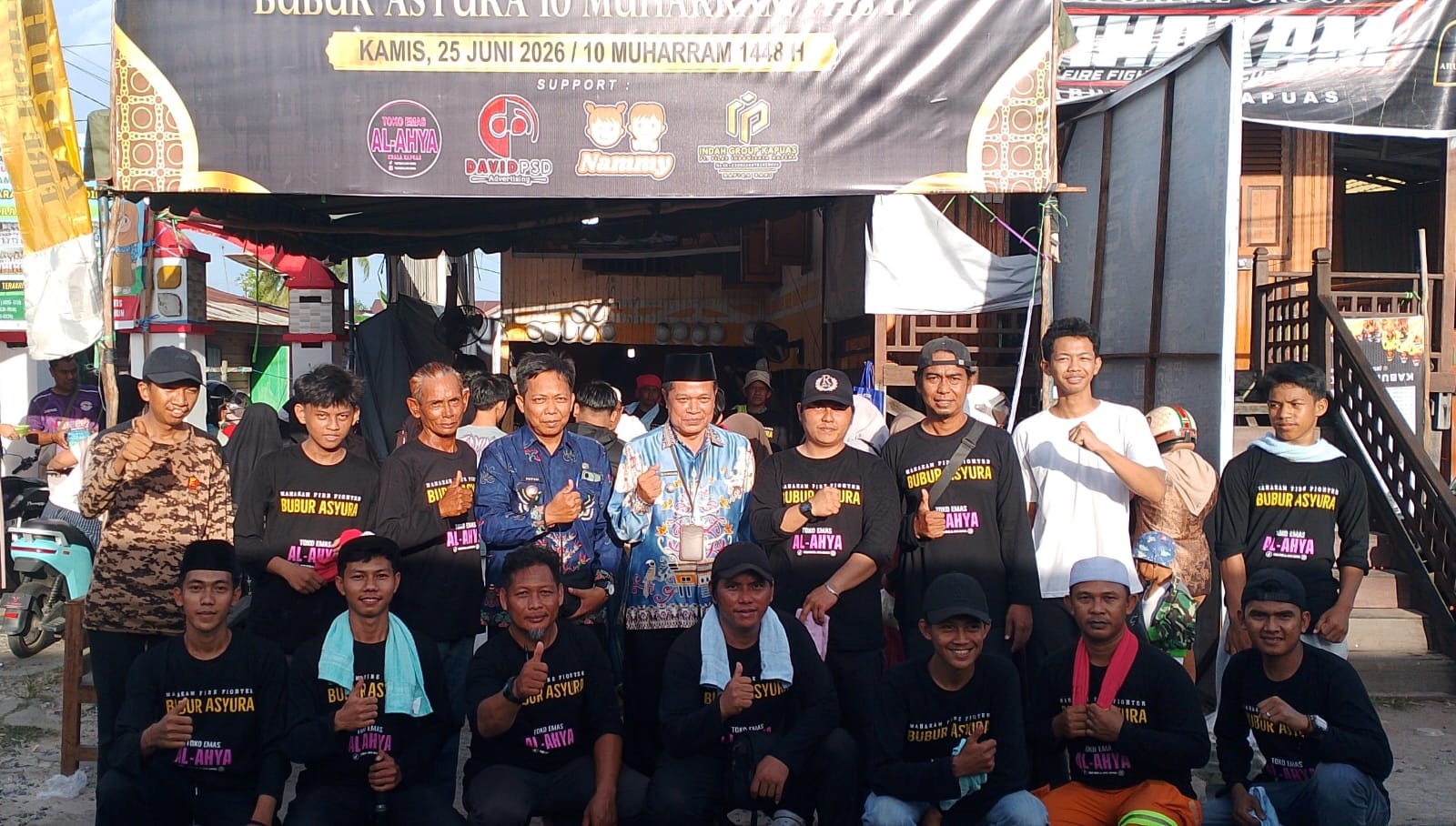 Ribuan Warga Kapuas ‘Serbu’ Pembagian Bubur Asyura, 47 Kuali Habis dalam Waktu Singkat