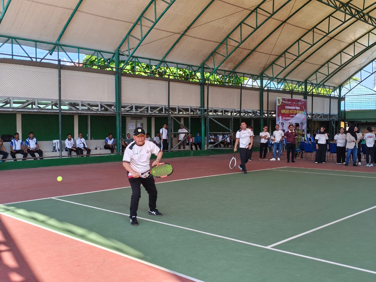 94 Peserta Ikuti Turnamen Tenis Kapolres HST Cup Menyala 2026