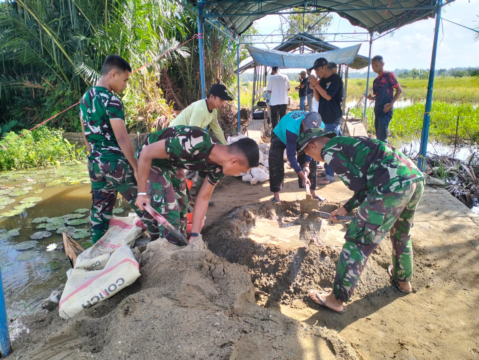 Kodim 1002/HST Optimalkan Gotong Royong Bangun Empat Jembatan