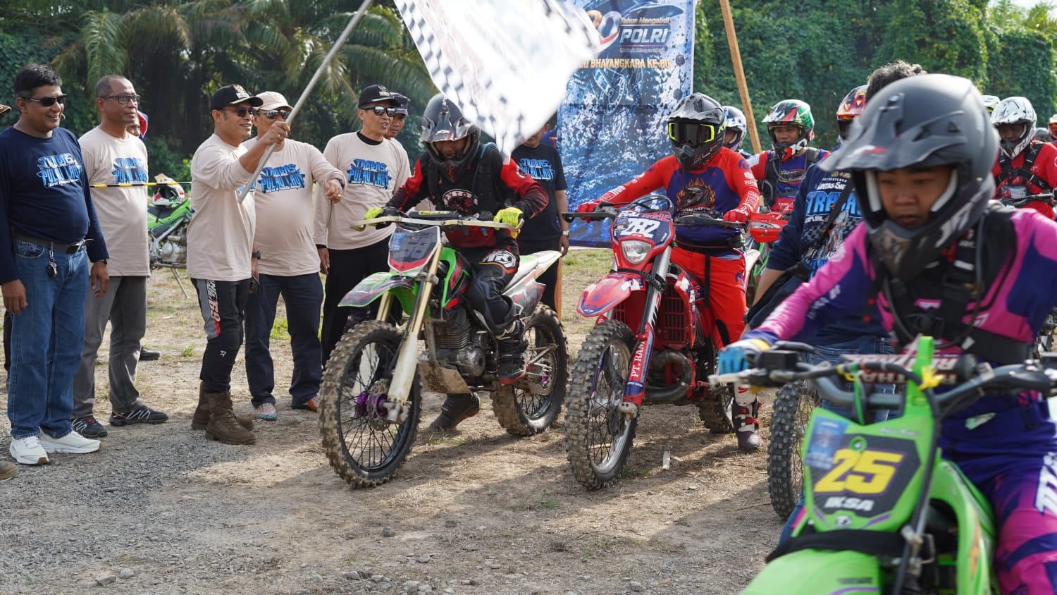Rider Berbagai Daerah Ramaikan Trabas Explore Pulau Laut 2026, Wabup Syairi: Utamakan Keselamatan