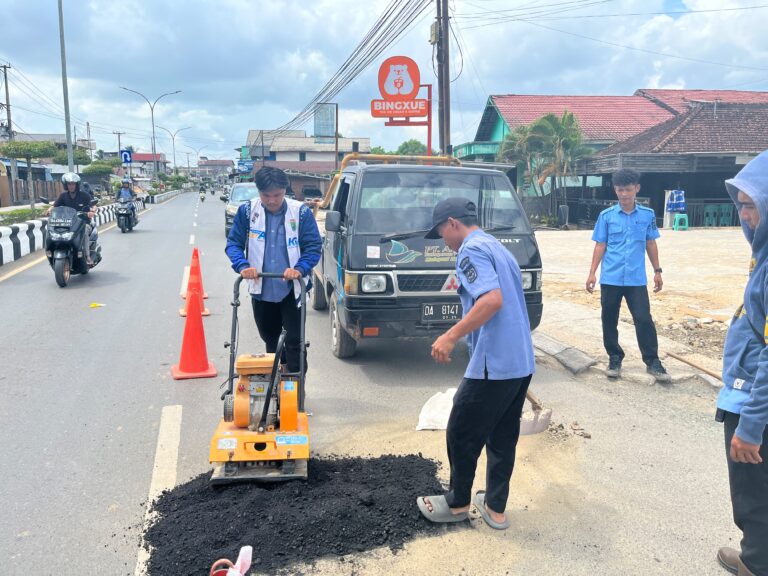 PT Air Minum Bersujud Tuntaskan Aspal Kembali Bekas Galian Pipa